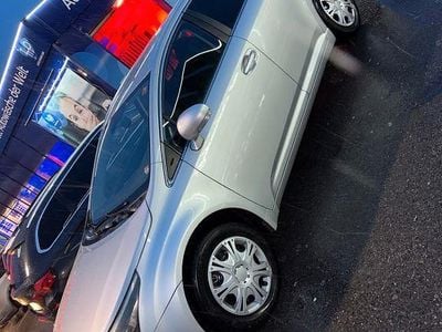 Gebraucht Toyota Avensis Comfort 147 PS (108 kW) 2013 Silber Kombi