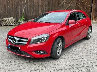 Rot Gebraucht 2014 Mercedes A200 Limousine | 11.500 € (Fairer Preis)