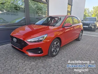 Nowe Hyundai i30 GO! 116 KM (85 kW) 2026 Czerwony Sedan/Limuzyna
