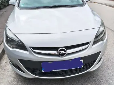 Używany Opel Astra Eco 110 KM (80 kW) 2015 Szary Sedan/Limuzyna