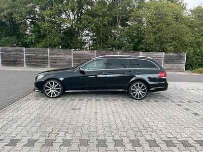 Usata Mercedes E200 136 CV (100 kW) 2014 Nero Station wagon