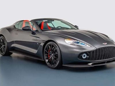 Gebraucht Aston Martin Vanquish 604 PS (444 kW) 2018 Quantum silver Cabrio