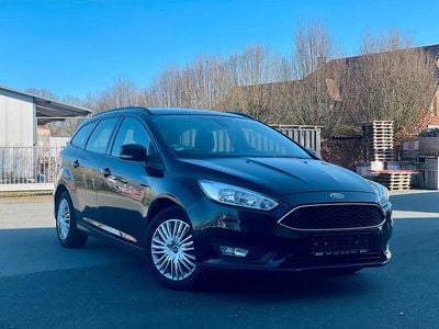Gebraucht Ford Focus 101 PS (74 kW) 2015 Schwarz Kombi
