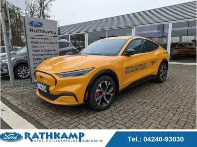 Gebraucht Ford Mustang Mach-E Premium 197 kW (269 PS) 2022 Cyber orange 3c SUV