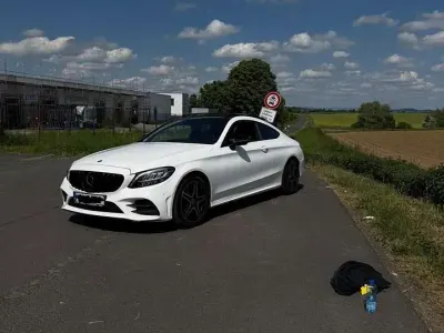 Gebraucht Mercedes C300 AMG line 258 PS (189 kW) 2018 Weiß Coupé