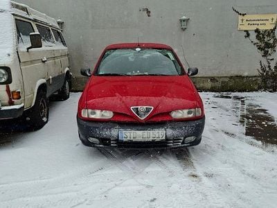 Gebraucht Alfa Romeo 146 102 PS (75 kW) 1998 Rot Kleinwagen