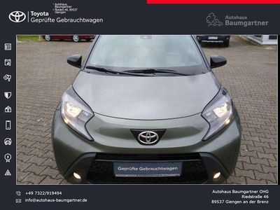 Gebraucht Toyota Aygo X Pulse 72 PS (52 kW) 2022 Cardamon green metallic/dach nightsky bl (metallic) SUV