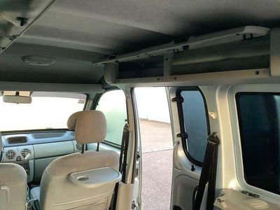 Grau Gebraucht 2006 Renault Kangoo Campus Van / Kleinbus | 2.450 € (Etwas zu teuer)