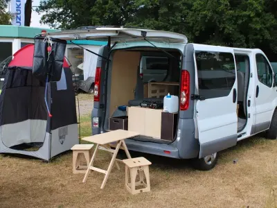Gebraucht Opel Vivaro 114 PS (83 kW) 2011 Casablanca/arctic/eis weiss Van / Kleinbus