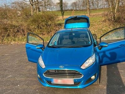 Gebraucht Ford Fiesta 95 PS (69 kW) 2016 Blau Kleinwagen