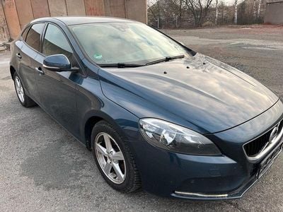 Blau Gebraucht 2016 Volvo V40 Limousine | 9.500 € (Guter Preis)