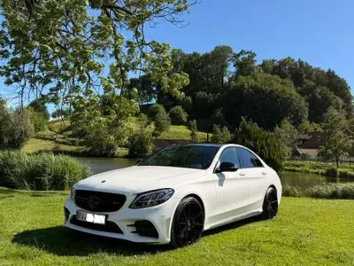 Gebraucht Mercedes C300 258 PS (189 kW) 2019 Weiß Limousine