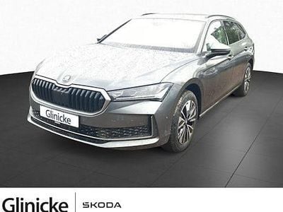 Grau Neu 2025 Skoda Superb Selection Kombi | 39.890 € (Superpreis)