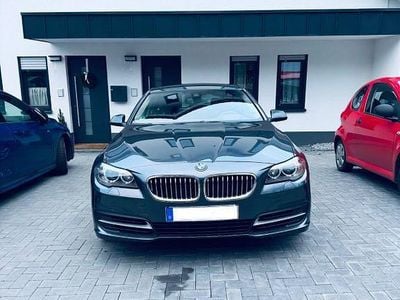 Grau Gebraucht 2015 BMW 530 Performance Kombi | 19.200 € (Fairer Preis)