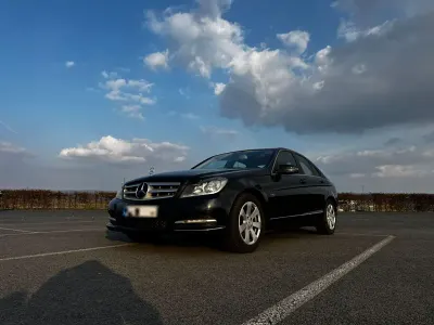 Używany Mercedes C250 Avantgarde 204 KM (150 kW) 2012 Czarny Sedan/Limuzyna