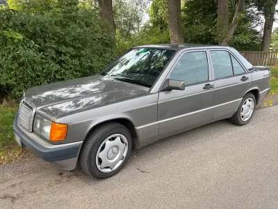Gebraucht Mercedes 190 118 PS (86 kW) 1990 Grau Limousine