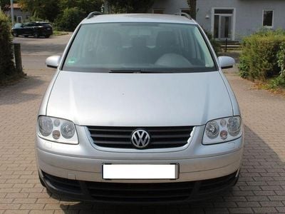 Second-hand VW Touran Trendline 102 CP (75 kW) 2005 Argintiu Monovolum