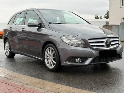 Mercedes B200