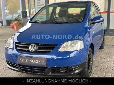 Gebraucht VW Fox 54 PS (39 kW) 2006 Blau Kleinwagen