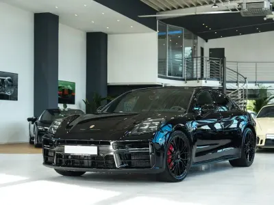 Gebraucht Porsche Panamera GTS Sport 500 PS (367 kW) 2025 Tiefschwarzmetallic Kleinwagen