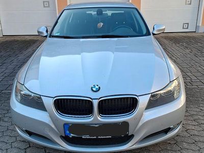 Gebraucht BMW 320 170 PS (125 kW) 2011 Silber Limousine