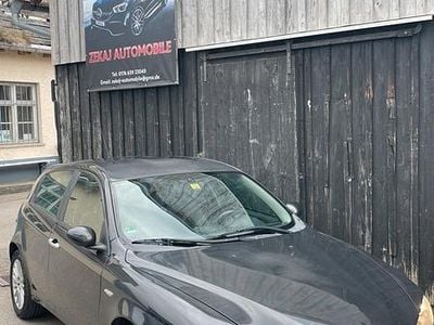 Gebraucht Alfa Romeo 147 80 PS (58 kW) 2005 Schwarz Kleinwagen