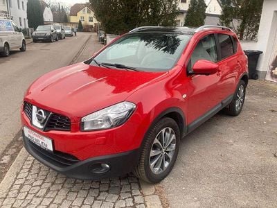 Gebraucht Nissan Qashqai Tekna 131 PS (96 kW) 2012 Rot SUV