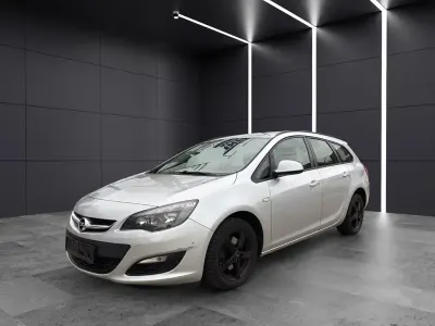 Używany Opel Astra Selection 110 KM (80 kW) 2013 Srebrny Kombi