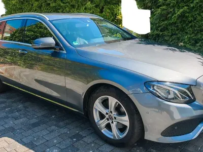 Gebraucht Mercedes E220 Avantgarde 194 PS (142 kW) 2017 Grau Kombi