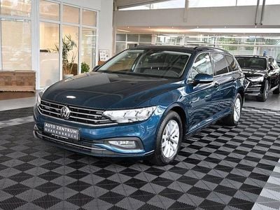 Gebraucht VW Passat Business 150 PS (110 kW) 2023 Blau Kombi