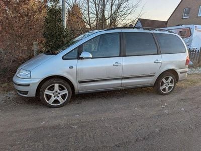 Grau Gebraucht 2010 VW Sharan United Van / Kleinbus | 5.490 € (Superpreis)