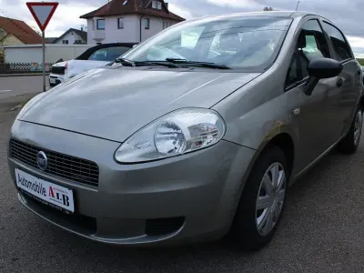 Gebraucht Fiat Grande Punto 75 PS (55 kW) 2009 Grau Kleinwagen