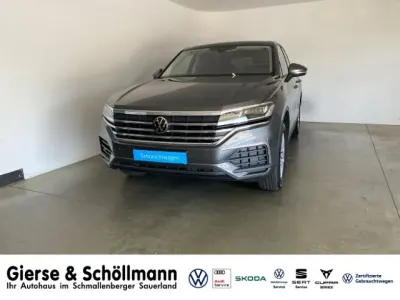 Gebraucht VW Touareg Basis 231 PS (169 kW) 2023 Grau SUV