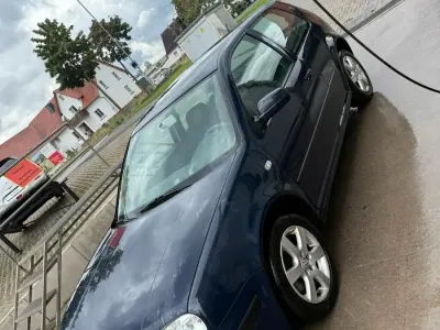 Gebraucht VW Golf IV 75 PS (55 kW) 2000 Blau Kleinwagen