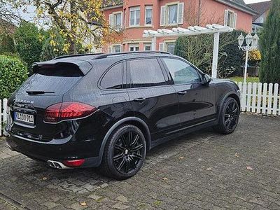 Schwarz Gebraucht 2014 Porsche Cayenne Turbo SUV | 19.911 €