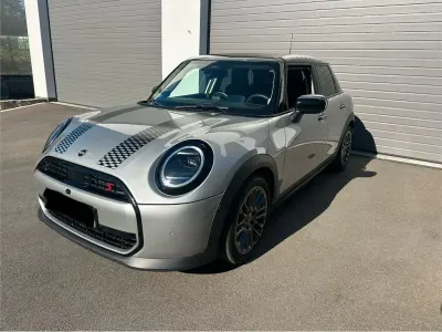Second-hand Mini Cooper S Classic 204 CP (150 kW) 2024 Argintiu Hatchback