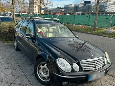 Gebraucht Mercedes 220 150 PS (110 kW) 2005 Schwarz Kombi