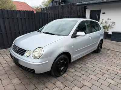 Używany VW Polo 60 KM (44 kW) 2004 Srebrny Hatchback