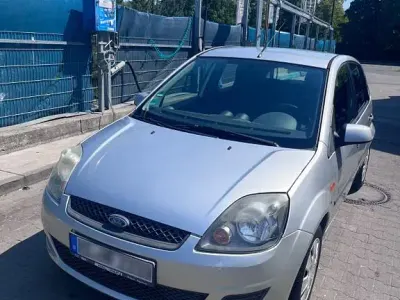 Gebraucht Ford Fiesta 69 PS (50 kW) 2007 Silber Kleinwagen