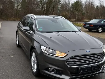 Gebraucht Ford Mondeo Titanium 160 PS (117 kW) 2018 Grau Kombi