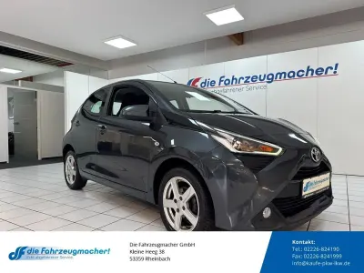 Gebraucht Toyota Aygo Connect Style 72 PS (52 kW) 2019 Grau Kleinwagen