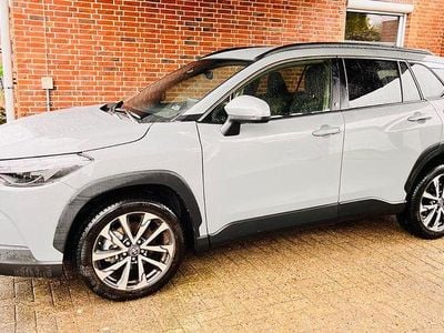 Gebraucht Toyota Corolla Cross Team 140 PS (102 kW) 2024 Grau SUV