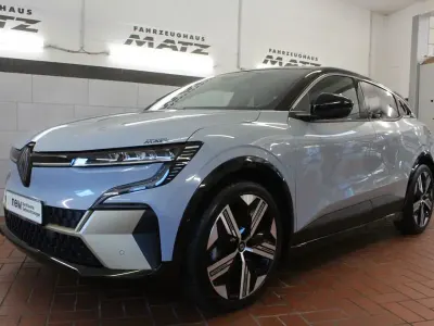Gebraucht Renault Megane E-Tech Iconic 160 kW (218 PS) 2023 Weiß Limousine