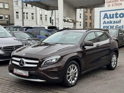 Gebraucht Mercedes GLA200 136 PS (100 kW) 2014 Braun SUV