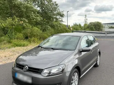 Gebraucht VW Polo 70 PS (51 kW) 2010 Grau Kleinwagen