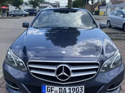 Gebraucht Mercedes E250 Edition 204 PS (150 kW) 2015 Blau Kombi