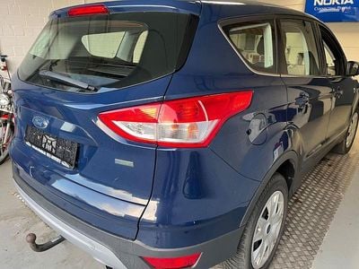 Gebraucht Ford Kuga Trend 150 PS (110 kW) 2016 Blau SUV