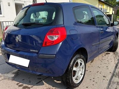 Gebraucht Renault Clio II 75 PS (55 kW) 2006 Blau Kleinwagen
