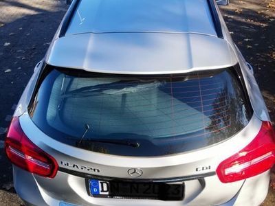 Mercedes GLA220