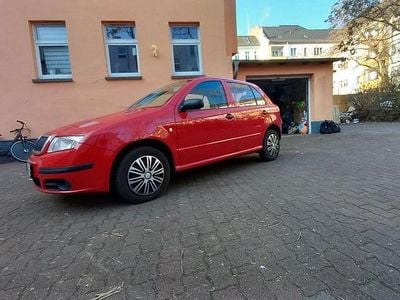 Rot Gebraucht 2005 Skoda Fabia Classic Limousine | 1.480 € (Fairer Preis)